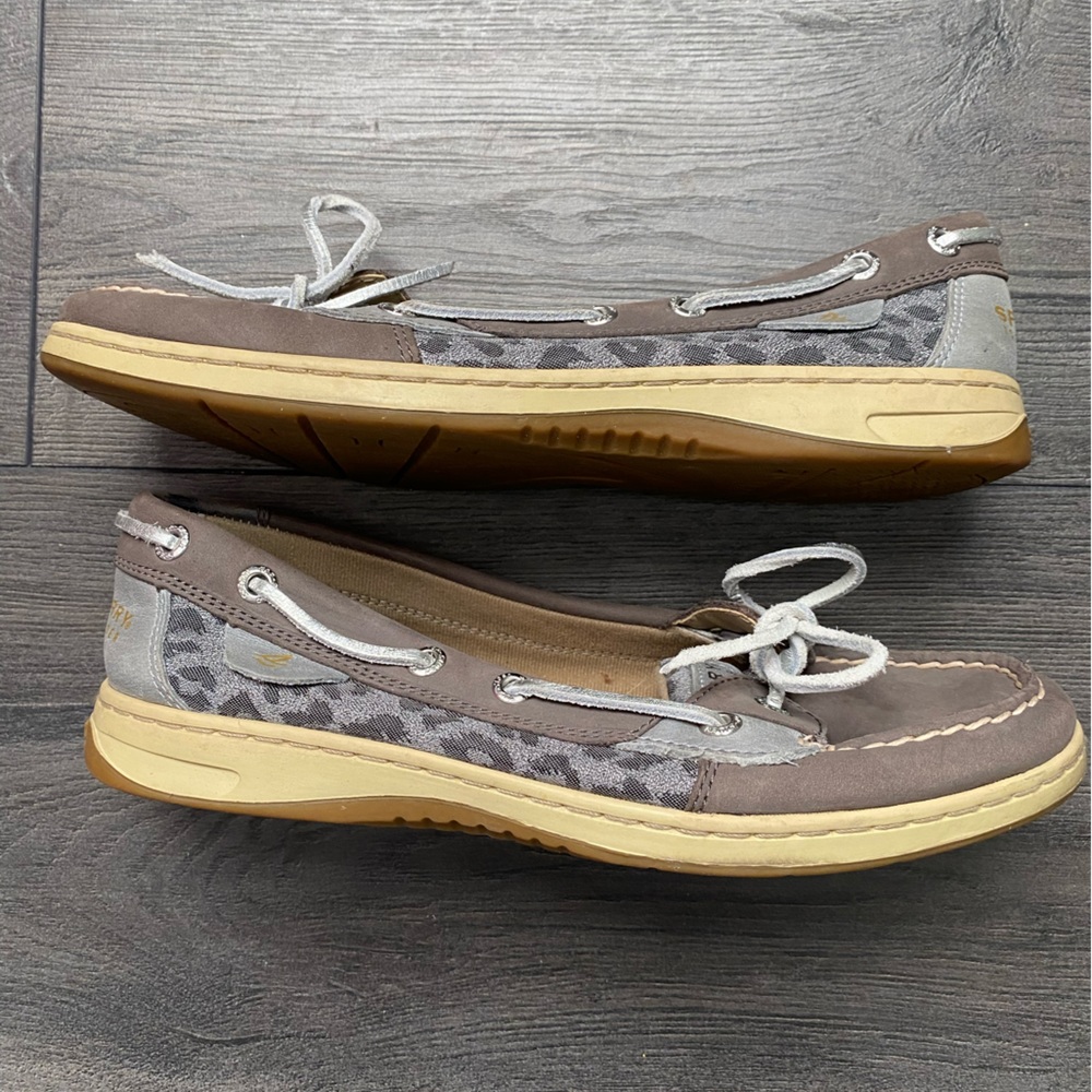 Sperry Topsider Womens Boat Shoes Loafers Size 7.5 Gray and Silver Leopard Print
